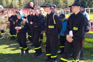 W dniu 26.04.2025 roku miały miejsce IV Powiatowe Manewry Ratownicze MDP. W wydarzeniu udział wzięło 37 drużyn. <div>Nasza młodzież wystawiła dwie drużyny:</div><div> </div><div>Kończyce Wielkie I: 16 miejsce w Manewrach 34 pkt(tj 10 wynik zawodów)</div><div>Zuzanna Kajura, </div><div>Julia Sufa, </div><div>Martyna Kuchejda, </div><div>Marcelina Kajura; </div><div>Opiekun: Jakub Kajzar;</div><div> </div><div>Kończyce Wielkie II: 6 miejsce w Grze terenowej i 14 miejsce w Manewrach 34,5 pkt(tj. 9 wynik zawodów)</div><div>Marcin Machej, </div><div>Kamil Bierski, </div><div>Krzysztof Foltyn, </div><div>Radosław Sornek,</div><div>Opiekun: Mateusz Parchański </div><div> </div><div>Każda drużyna udział brała w grze terenowej (poszukiwaniach osób zaginionych), czterech prelekcjach i głównym wydarzeniu czyli manewrach ratowniczych (5 scenek z pierwszej pomocy).</div><div>Nasz druh Dawid Sufa podczas wydarzenia był jednym z sędziów.</div><div> </div><div>Dla wszystkich reprezentujących naszą straż wielkie brawa za wytrwałość, odwagę umiejętność pracy zespołowej, a przeze wszystkim za miłą atmosferę i dobrą zabawę.</div>